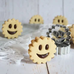 2 emporte-pièces en inox sourire smile - Scrapcooking