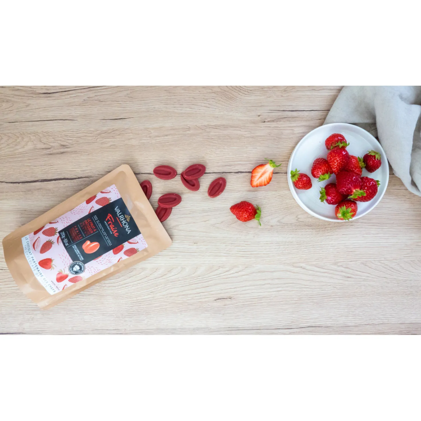 Chocolat à pâtisser inspiration fraise 250 gr - Valrhona