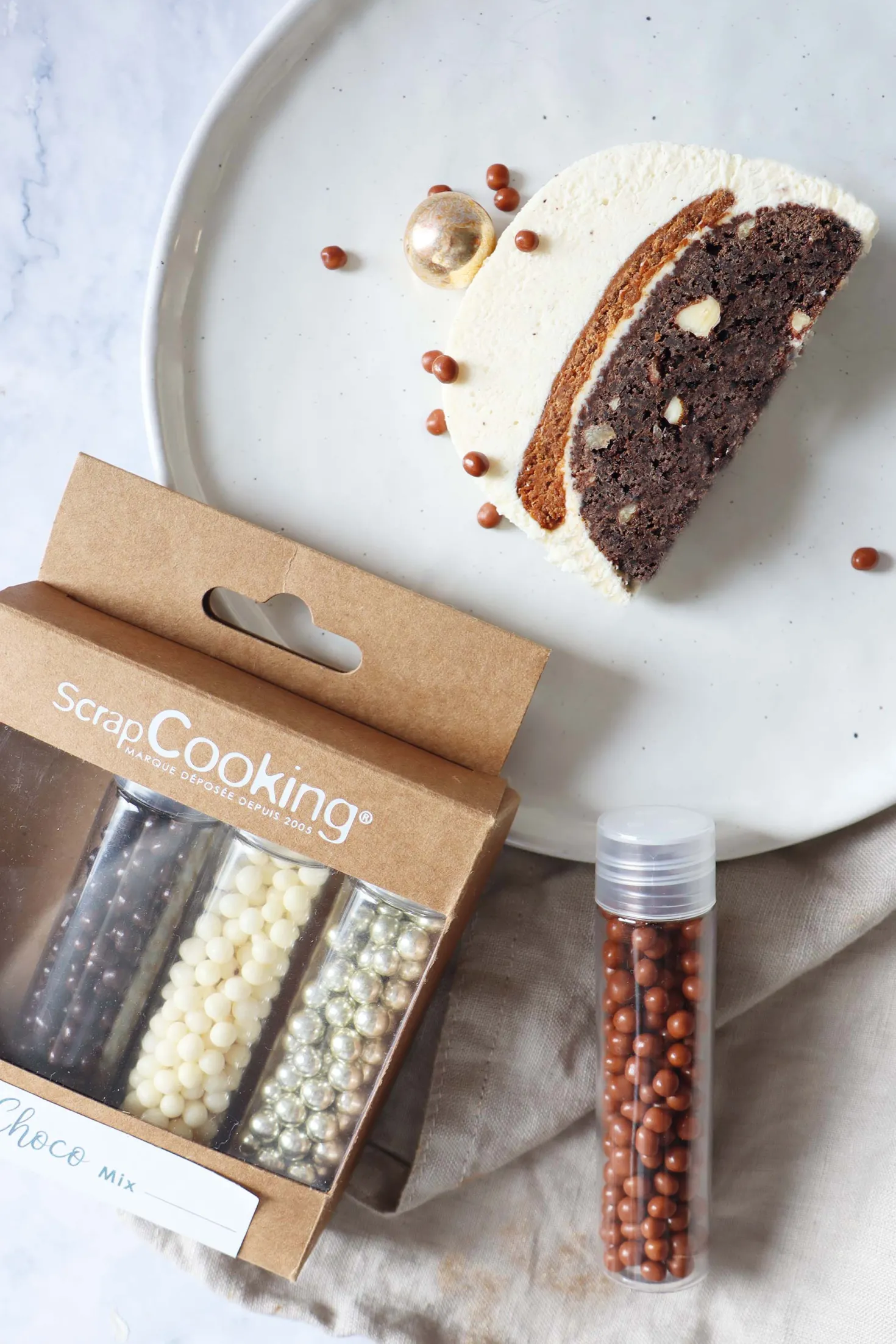Décor à parsemer : set de décors chocolatés et dorés Choco M
