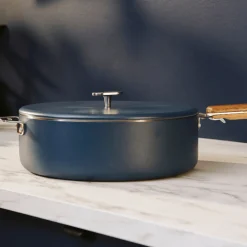 Sauteuse inox La Merveilleuse 28 cm myrtille + livre offert